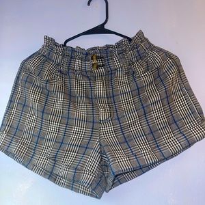 AMERICAN EAGLE PLAID PAPER BAG MOM SHORTS